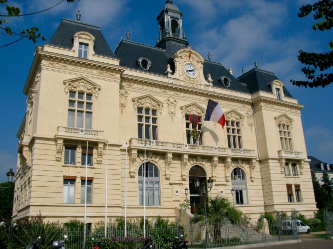 Tarbes et le château de Mauvezin (France)