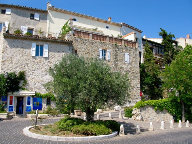Le Castellet & Le Beausset (France)