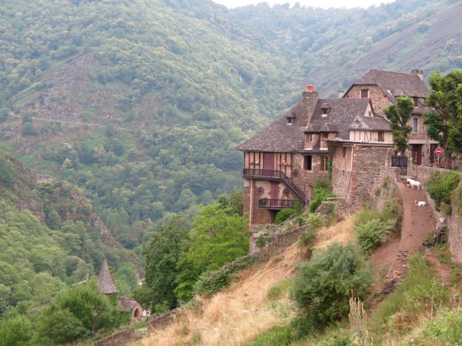 De Villefranche-de-Rouergue à Conques (France)